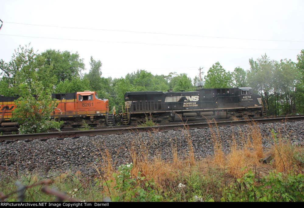 BNSF 8261